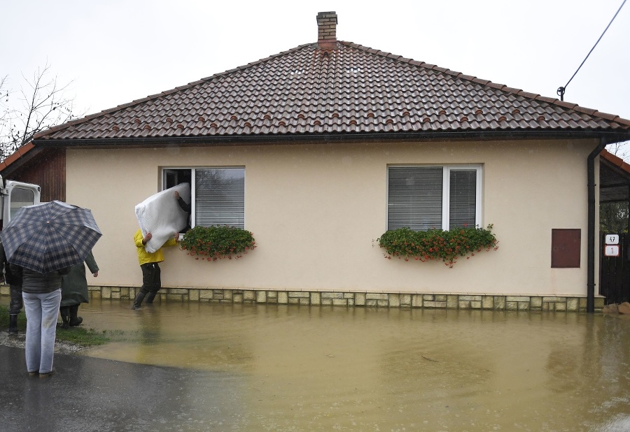 Záplavy na Slovensku Znepokojujúca predpoveď na najbližšie hodiny