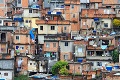 Brazíliu silno zasiahla pandémia: Prvé úmrtia na koronavírus hlásia aj zo slumov