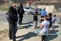Policajný šéf Lučanský navštívil rómske osady v karanténe: Obyvateľom vysvetľoval situáciu