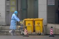 Počet obetí stále narastá: Novému koronavírusu v Číne podľahlo už 106 ľudí