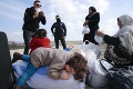 Českí policajti mieria do Grécka: Na hraniciach budú pomáhať v boji s migrantmi
