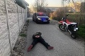 Opitý Bratislavčan jazdil na motocykli bez prilby: Keď ho policajti zastavili, dozvedeli sa zarážajúcu správu
