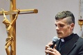 Potetovaný kňaz Lajcha sa pustil do boja proti celibátu: Otvorene o pedofilných škandáloch!