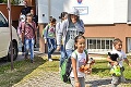 Zadržaní migranti na Kysuciach: Deti po prepustení stískali plyšiaky!