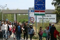 Europoslanci hlasovali o povinnom premiestňovaní utečencov: Akú odpoveď volili slovenskí politici?