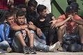Česká polícia našla na odpočívadle D8 skupinu 11 utečencov: Dodávka mala nemecké evidenčné číslo