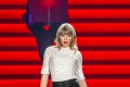 Zo slávy Taylor Swift ryžuje aj dvojníčka: Ktorá zarába milióny?