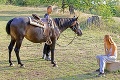 Sexi ryšavka Koristová a milovník koní Kababik to už neutaja: Prvá love story na Farme!