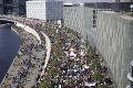 Ulice Berlína zaplavili protestujúci obyvatelia: Čo vzbudilo takú vlnu rozhorčenia?