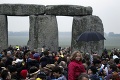 Magický Stonehenge prilákal tisíce ľudí: Takto oslávili slnovrat