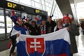 Slovenskí futbaloví hrdinovia sú už doma! Vysmiati, unavení a bez hlasu