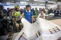 Peter Sagan vo fabrike, kde vzniká tričko pre svetového šampióna: Takto si sám vyrábal majstrovský dres!