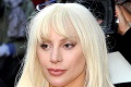 Lady Gaga v outfite hrôzy: Uff, čo to má na prsiach?!
