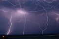 Meteorológovia vystríhajú pred silnými búrkami s krúpami: V tejto časti Slovenska si dávajte pozor!