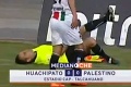 Toto ste ešte nevideli! Vo futbale už simuluje dokonca aj rozhodca...