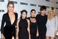 Kardashianky sa zabudli zladiť: Štyri sa nahodili ako na pohreb, piata... Pozrite si zvyšok FOTKY!