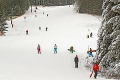 Zimná sezóna sa pomaly rozbieha: Na Donovaloch sa vyrojili prví lyžiari!
