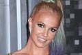 Divoké outfity z MTV Video Music Awards: Súboj výstrihov a Britney ako sexi tínedžerka!