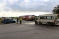 Zrážka autobusu a dodávky: Sedem zranených, väčšinou ťažko!