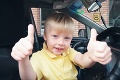 Zákazníci taxislužby neverili vlastným očiam: Za volantom auta sedel trojročný chlapček!