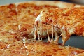 Dievčatko malo s pizzou neskutočné trápenie: Až vám jej bude ľúto!