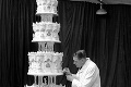 Kráľovská svadobná torta je na predaj: Ak by ste si na nej chceli pochutnať, má to jeden háčik!