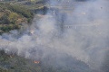 Talianski hasiči bojujú s lesnými požiarmi: Hlásia jednu obeť
