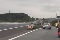 Keď ju vodiči zbadali, ihneď zalarmovali políciu: Neuveriteľný pohľad na rakúskej diaľnici!