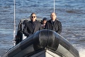 Daniel Craig sa predviedol v župane aj v motorovom člne: Takto sa rodí nová bondovka!