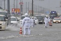Japonsko ochromila silná búrka: Pre starenku boli osudnými kovové rúry na maštali