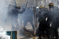 Demonštrácia za životné prostredie v Paríži vyústila do násilností: Zadržali už 317 ľudí