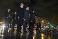 Merkelová na konferencii v Paríži: Voči IS treba bojovať vojenskými prostriedkami