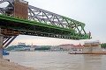 Piliere Starého mosta zaplavilo, práce pozastavili: Vysoká hladina komplikuje rekonštrukciu