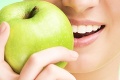 Celý čas ste krájali jablká nesprávne: Tento trik vám uľahčí prípravu zdravej desiaty!