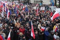 Tri veľké demonštrácie v sobotný deň: Protestovali desiatky Rusov, tisícky Parížanov a 50 000 Poliakov