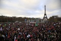 Tri veľké demonštrácie v sobotný deň: Protestovali desiatky Rusov, tisícky Parížanov a 50 000 Poliakov