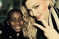 Madonna a jej syn dojali ľudí na námestí: Za toto speváčke patrí rešpekt!