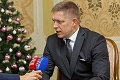 Premiér Robert Fico si vyrobil trapas: Pozriete sa lepšie na fotku a hneď vám to udrie do očí!