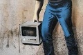 Umelec Banksy upozorňuje na prínosy migrácie: Aj Steve Jobs bol synom utečenca!