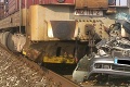 Dve smrteľné nehody na železnici: Po zrážke s vlakmi zahynuli vodič a chodec
