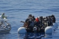 V Stredozemnom mori zachránili takmer 800 utečencov: Do EÚ sa snažili dostať na nafukovacích člnoch!
