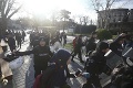 V Istanbule sa medzi turistami odpálil terorista z Islamského štátu: Na mieste sú rozmetané kusy ľudských tiel!