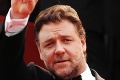 Herec Russell Crowe hľadá peniaze na rozvod: Predáva rekvizity z filmov