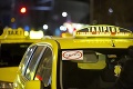 Taxikári v Budapešti protestovali proti spoločnosti Uber: Vyše 100 vozidiel ochromilo dopravu