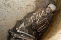 Archeológovia skúmajú opevnenú osadu spred 3 500 rokov: Kostry odhalili strašidelnú pravdu!