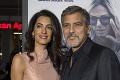 Amal s Georgeom Clooneym v Barcelone: Ukázala tehotenské bruško!