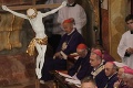 Kardinálovi Korcovi († 91) sa poklonili špičky cirkvi i politiky: Pri obrade sa vyskytla nepríjemnosť!