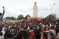 Zvrhnutý prezident Burkiny Faso sa musí skrývať: Útočisko našiel v rezidencii francúzskeho veĺvyslanca