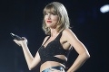 Taylor Swift a Calvin Harris sa chvália fotkami z dovolenky: Mám sexi chlapa aj telo!