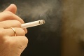Muž povedal manželke, že konečne prestal fajčiť: Neuveríte, čo odhalilo jeho klamstvo!